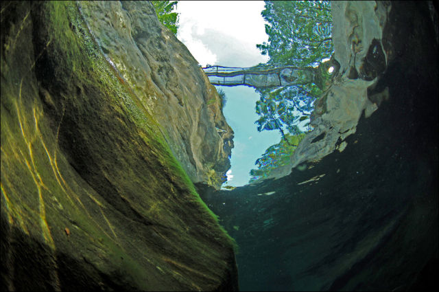    Verzasca River 08.jp